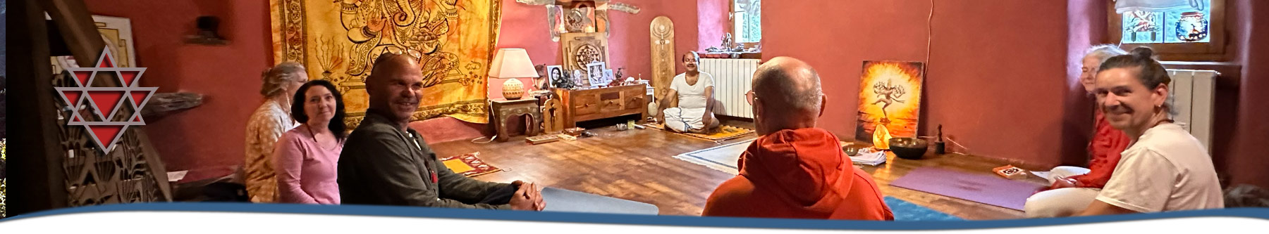 Formation Professeur de Yoga à Paris – Parcours Complet et Traditionnel sur 3 Ans
